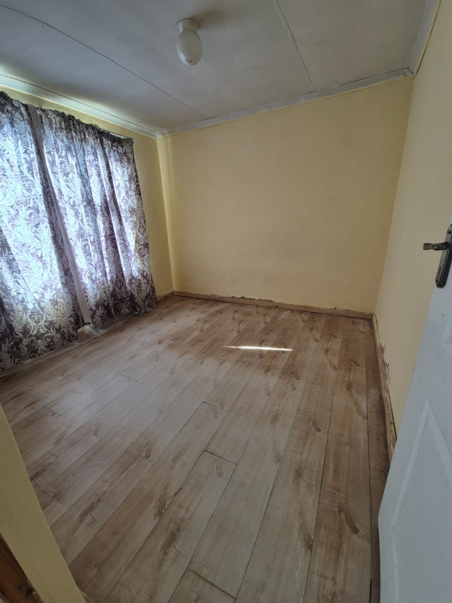 2 Bedroom Property for Sale in Kwazakhele Eastern Cape